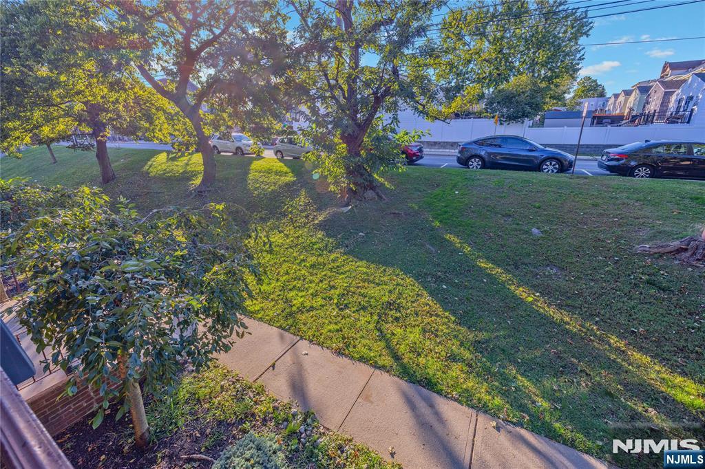 700 Schuyler D24 Property Photo 22