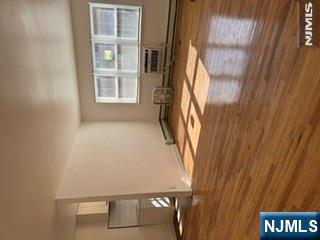 222 Garibaldi Avenue 31 Property Photo 4