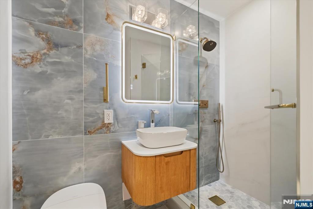 100 Carlyle Drive Vg6 Property Photo 23