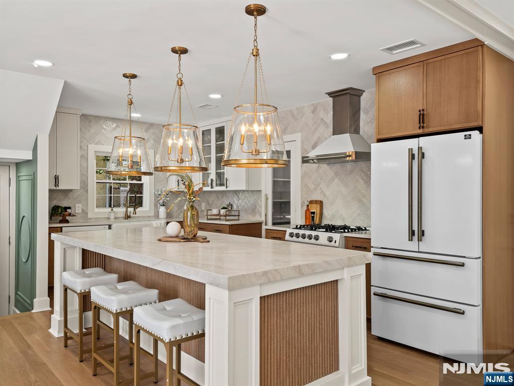 182 Gramercy Place Property Photo 10