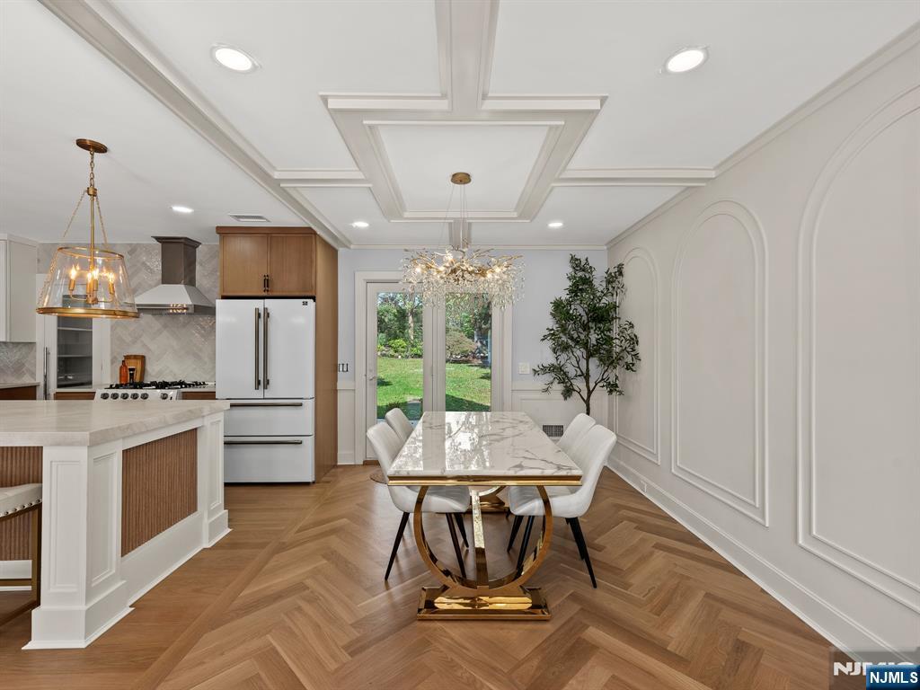 182 Gramercy Place Property Photo 11