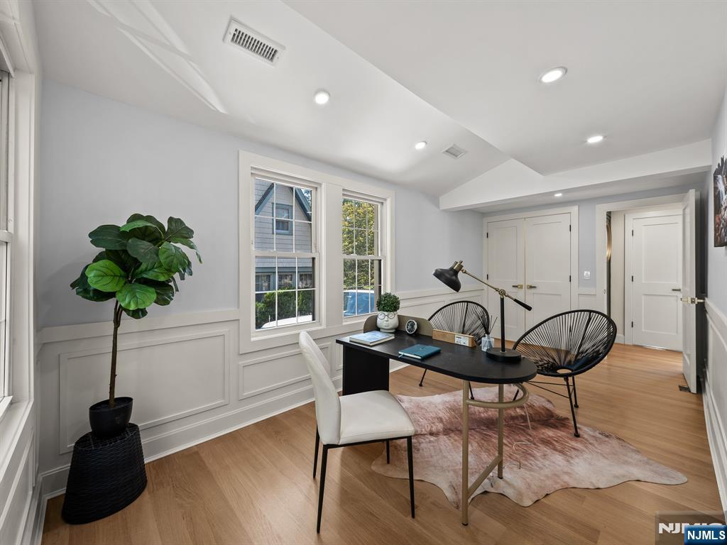 182 Gramercy Place Property Photo 17