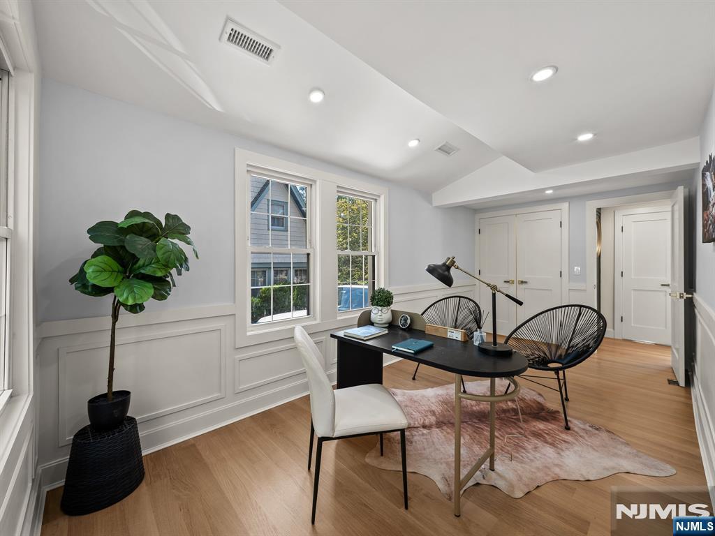 182 Gramercy Place Property Photo 17