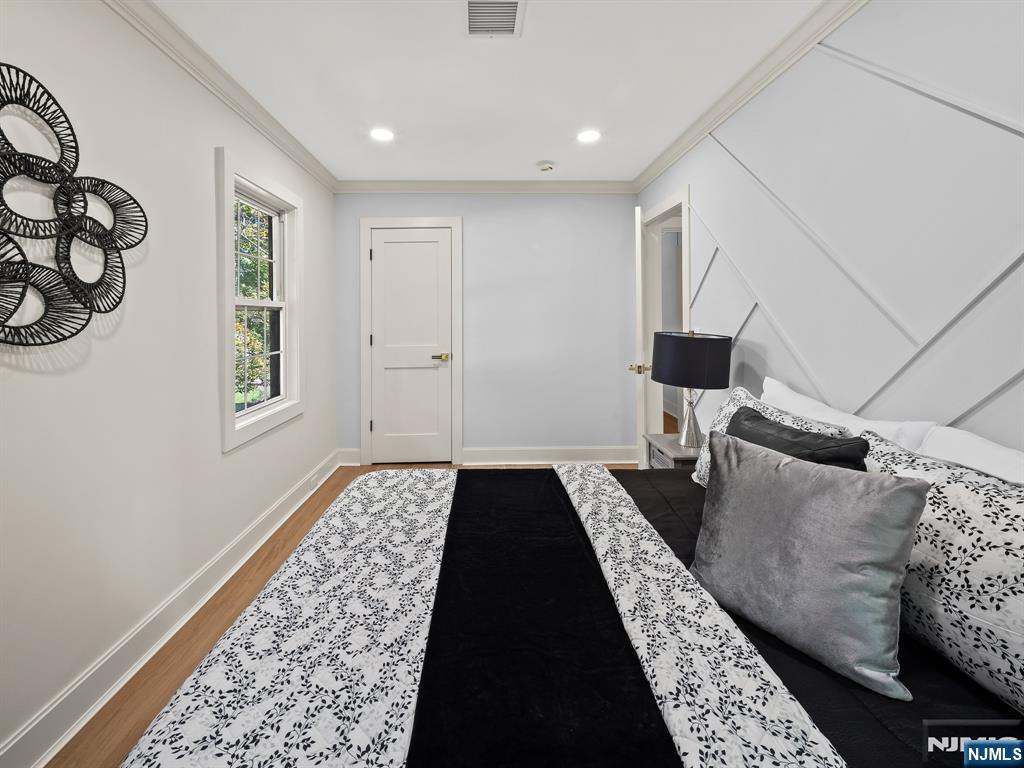 182 Gramercy Place Property Photo 25