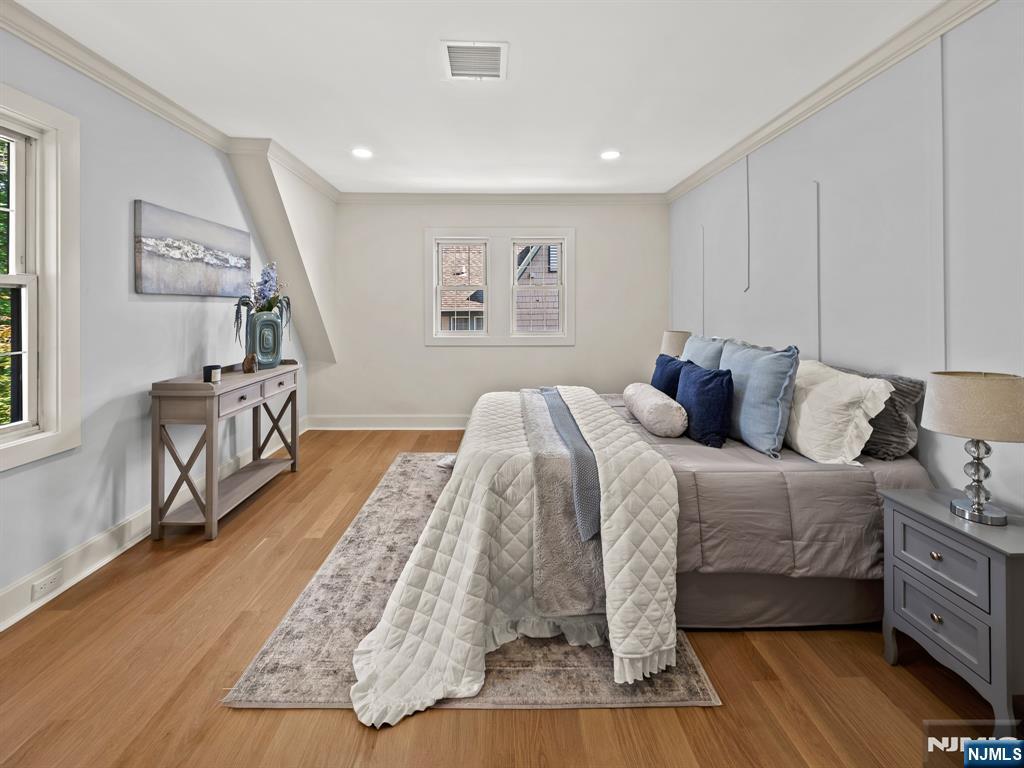 182 Gramercy Place Property Photo 27