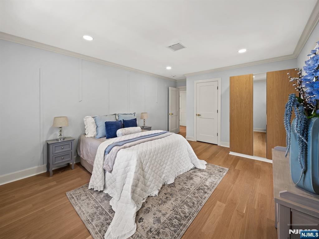 182 Gramercy Place Property Photo 28