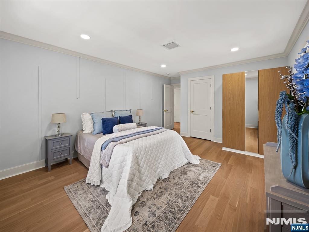 182 Gramercy Place Property Photo 28