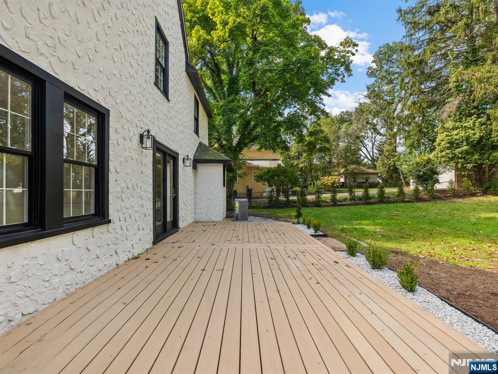 182 Gramercy Place Property Photo 36