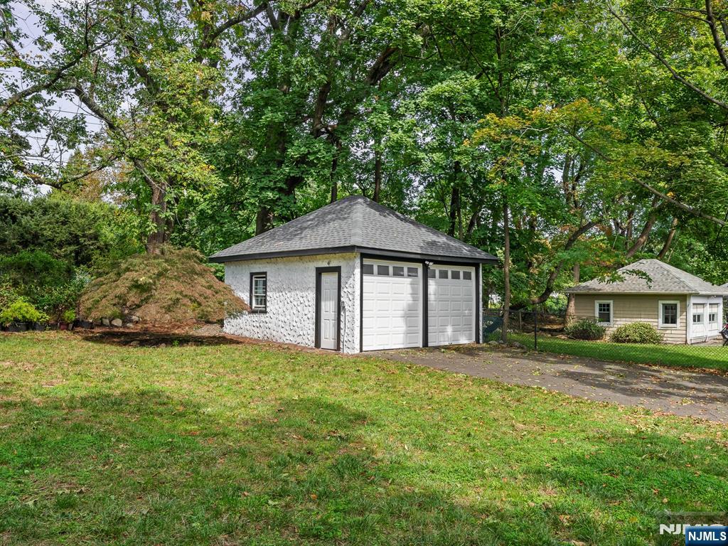 182 Gramercy Place Property Photo 38