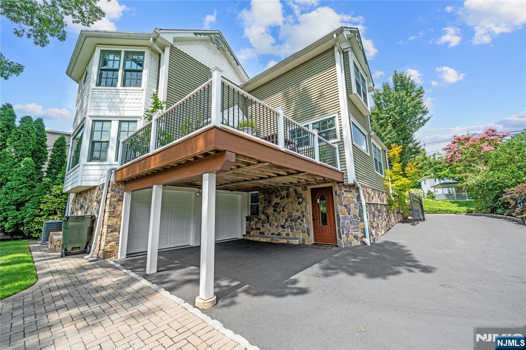 67 Vreeland Avenue Property Photo 3