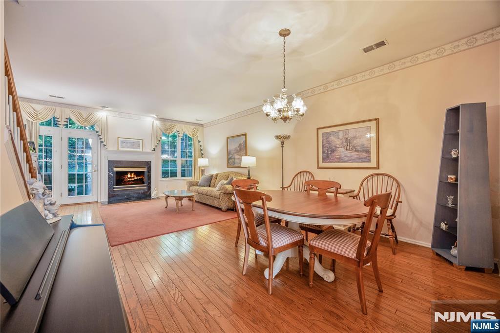 1179 Chedworth Circle Property Photo 6