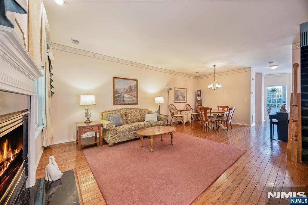 1179 Chedworth Circle Property Photo 7
