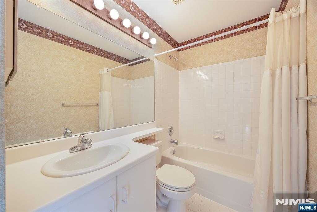 1179 Chedworth Circle Property Photo 13