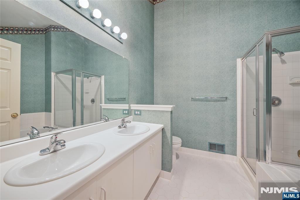 1179 Chedworth Circle Property Photo 16