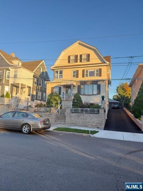 184 Uhland Street 2 Property Photo 1