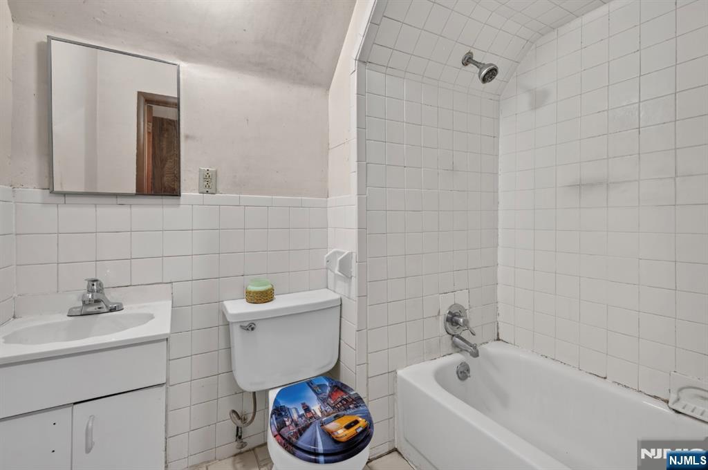389 N Maple Avenue Property Photo 20