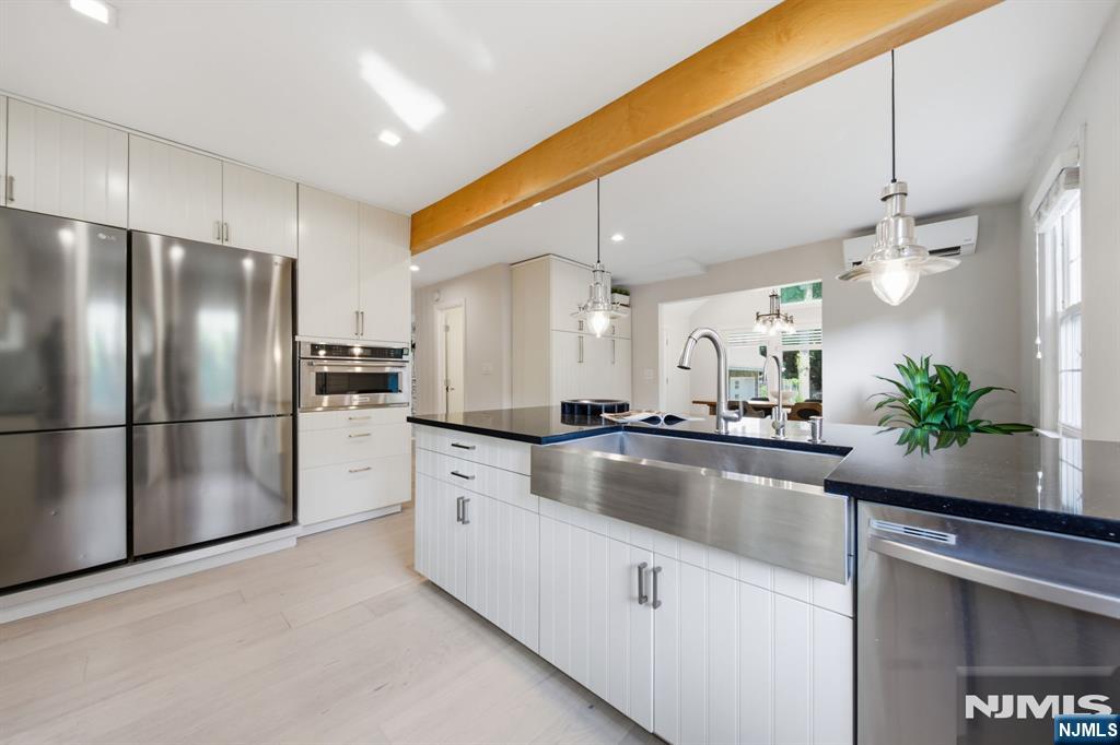 40 Dean Drive Property Photo 12