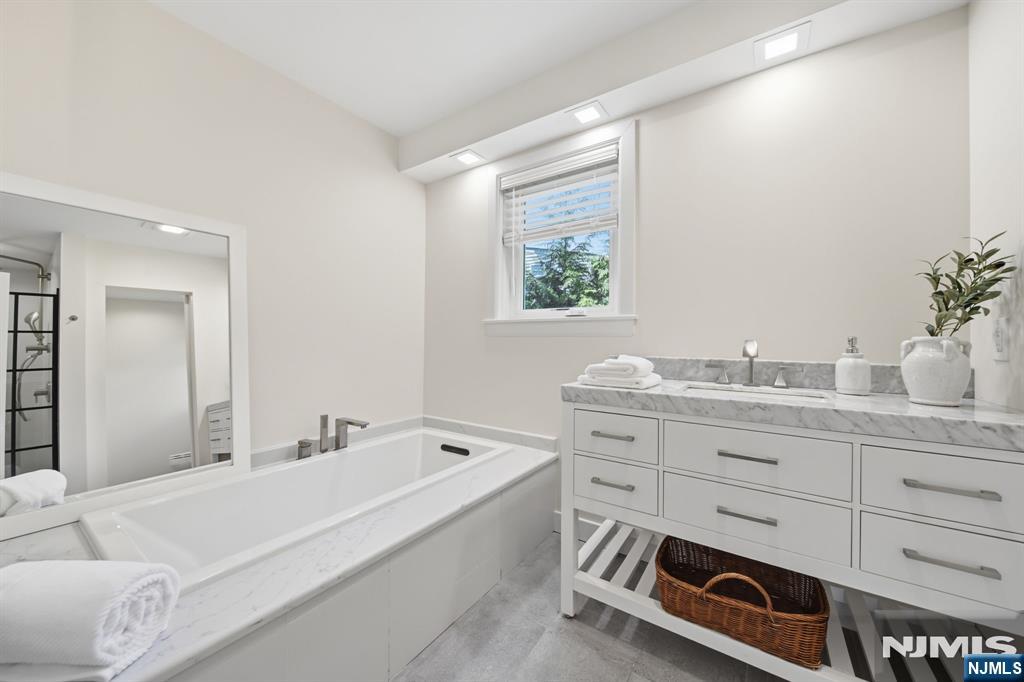 40 Dean Drive Property Photo 23