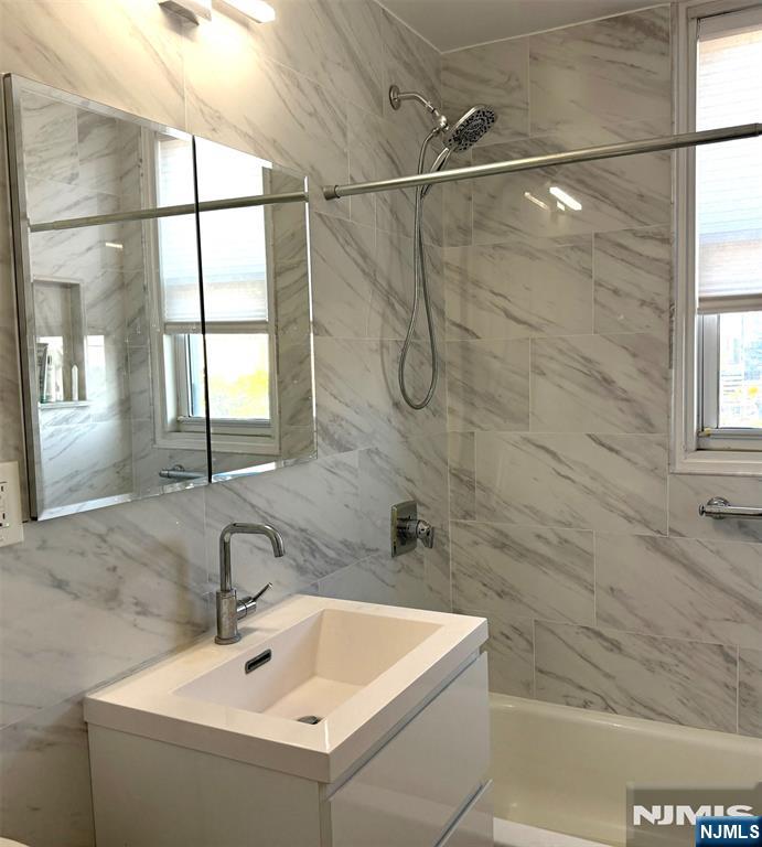 2200 Central Road 8s Property Photo 12