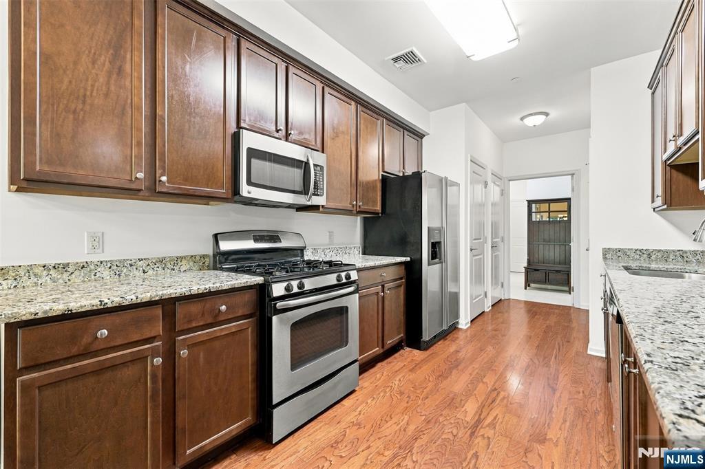 305 Waterview Court Property Photo 8