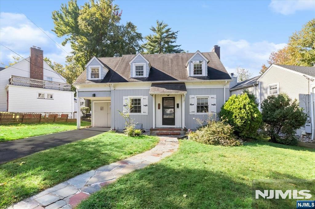 694 Northumberland Road Property Photo 1