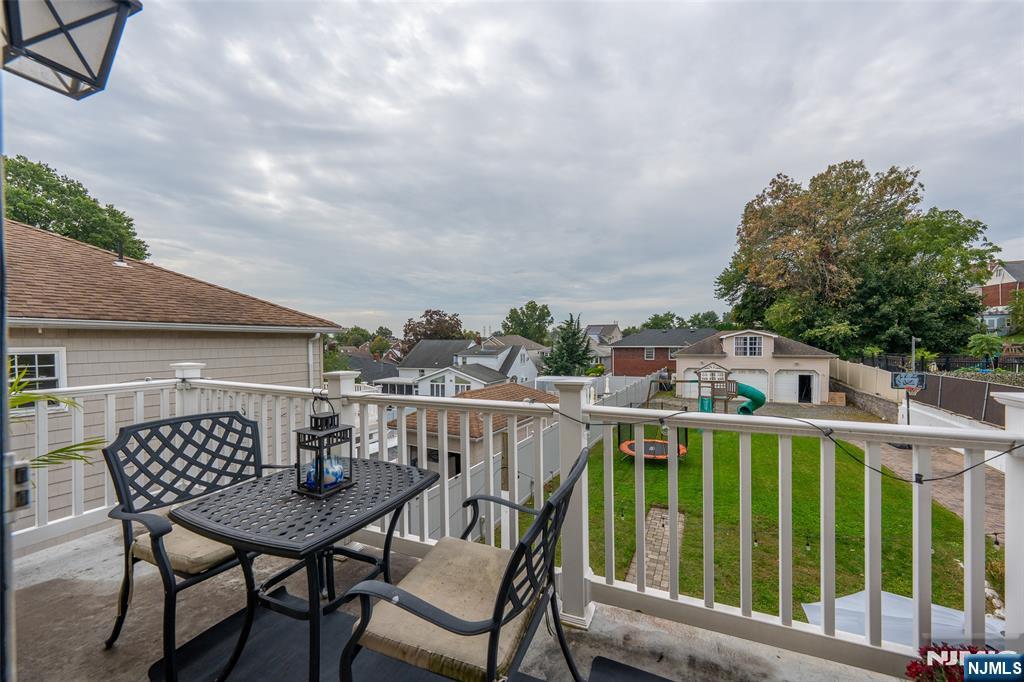 664 Teneyck Avenue Property Photo 10