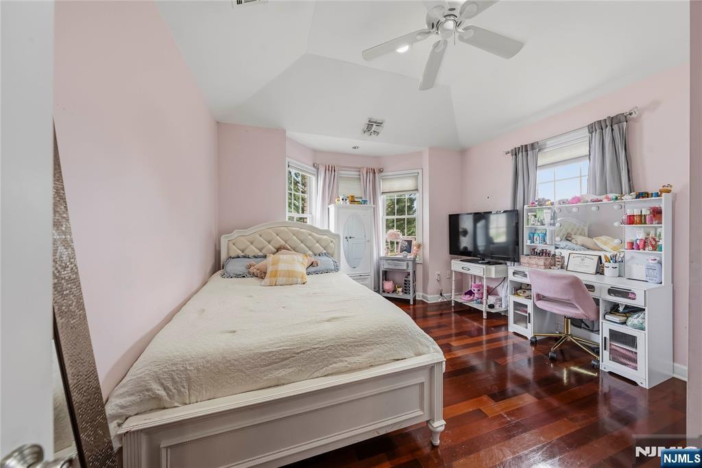 664 Teneyck Avenue Property Photo 12