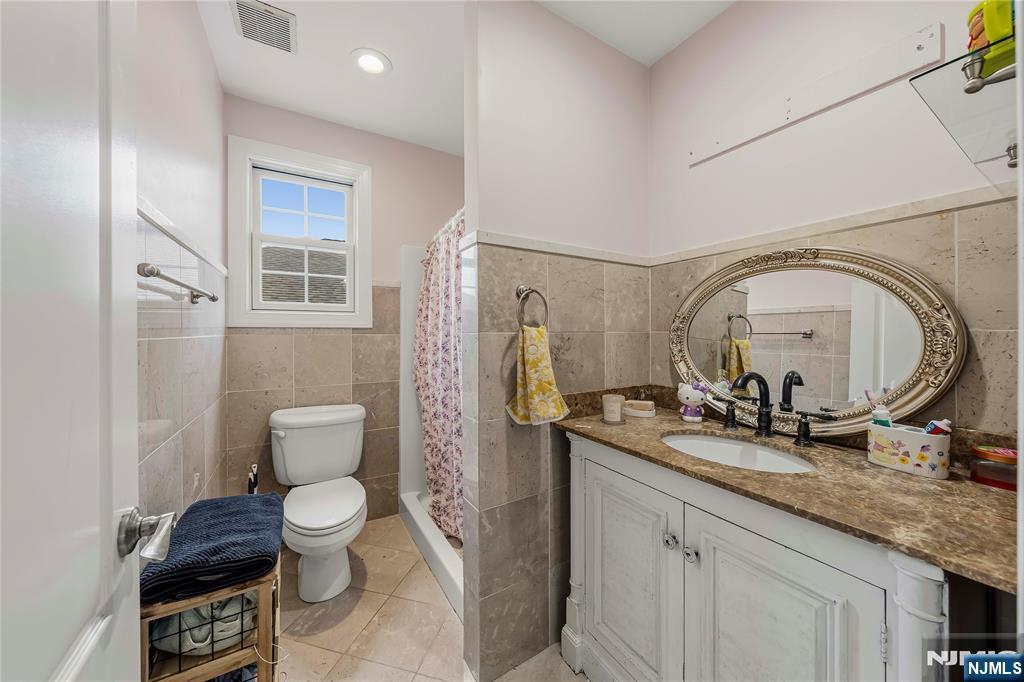 664 Teneyck Avenue Property Photo 13