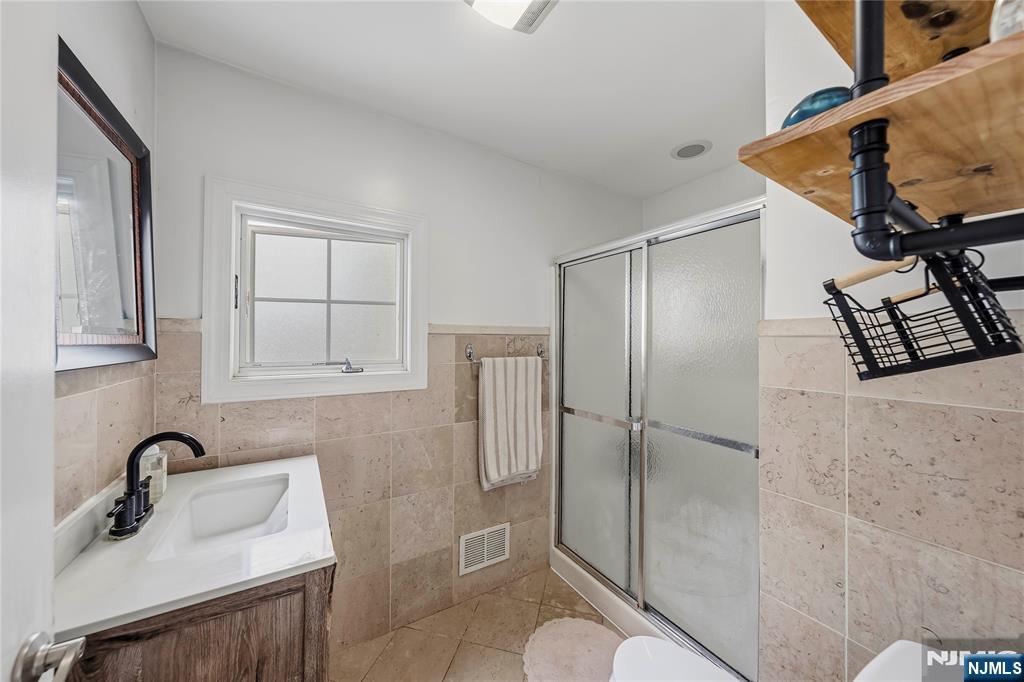 664 Teneyck Avenue Property Photo 16