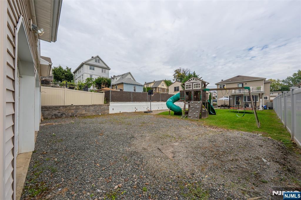 664 Teneyck Avenue Property Photo 23