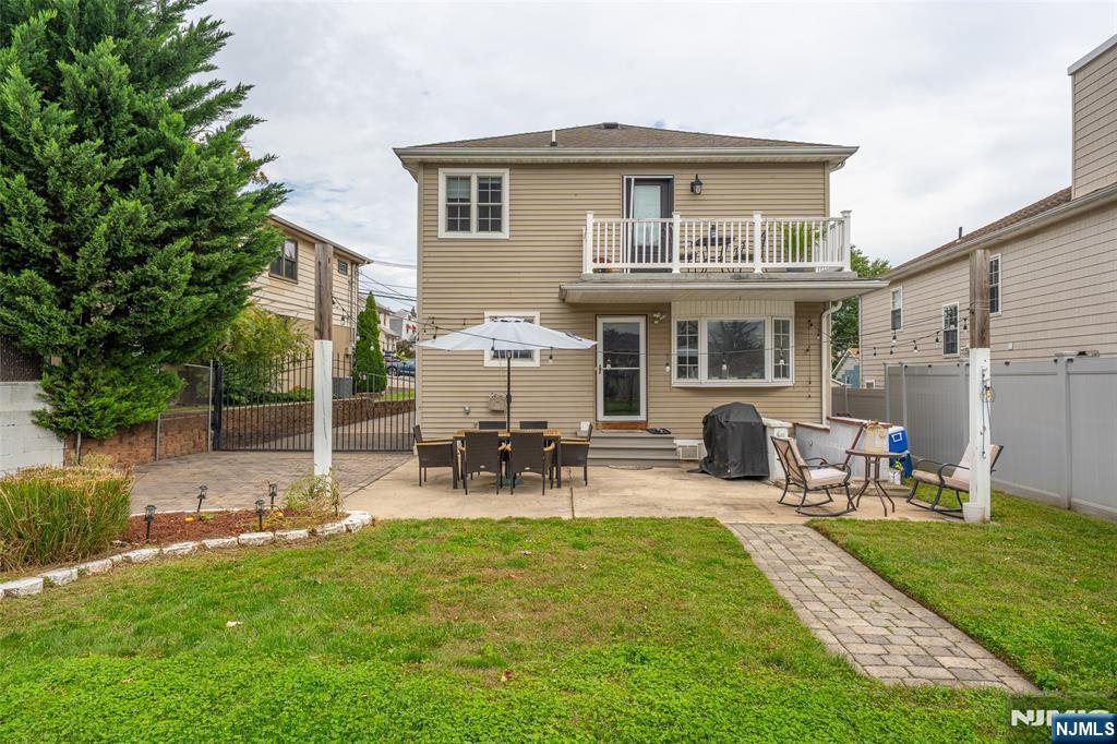 664 Teneyck Avenue Property Photo 25
