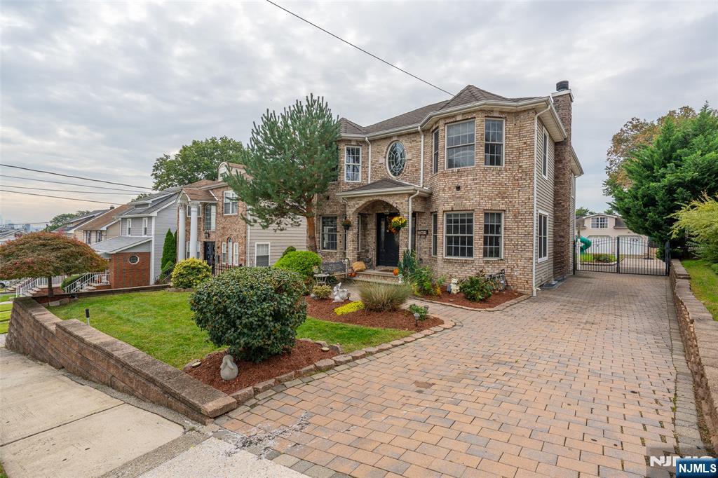 664 Teneyck Avenue Property Photo 28
