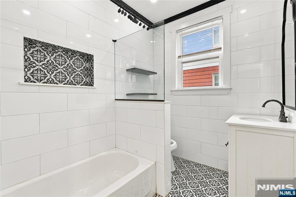 36 Bergen Avenue A Property Photo 10