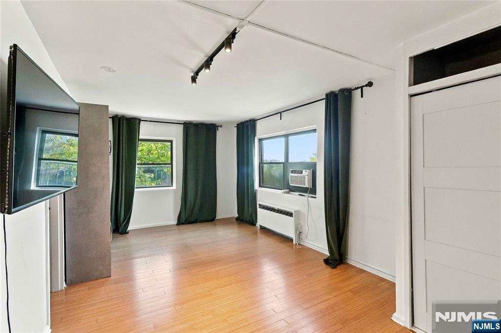 410 Fairview Avenue 4j Property Photo 10