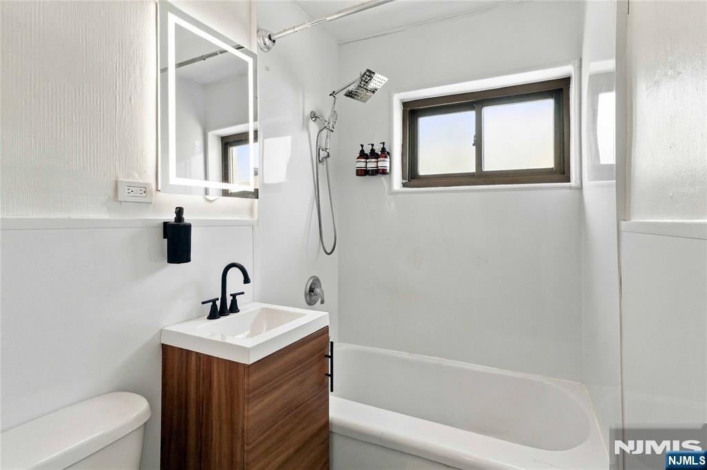 410 Fairview Avenue 4j Property Photo 15