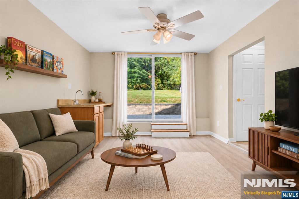 280 Whippany Road Property Photo 8