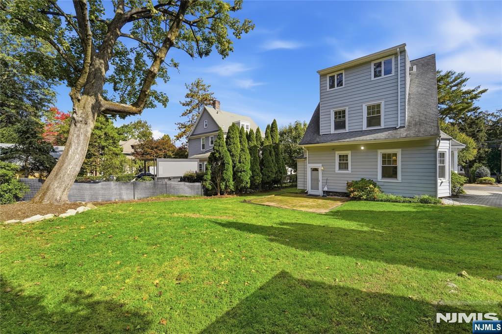 38 Forest Avenue Property Photo 9