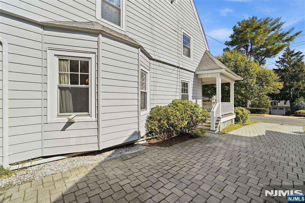 38 Forest Avenue Property Photo 10