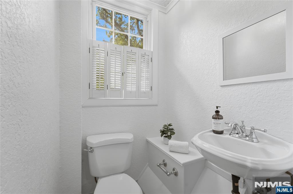 38 Forest Avenue Property Photo 25