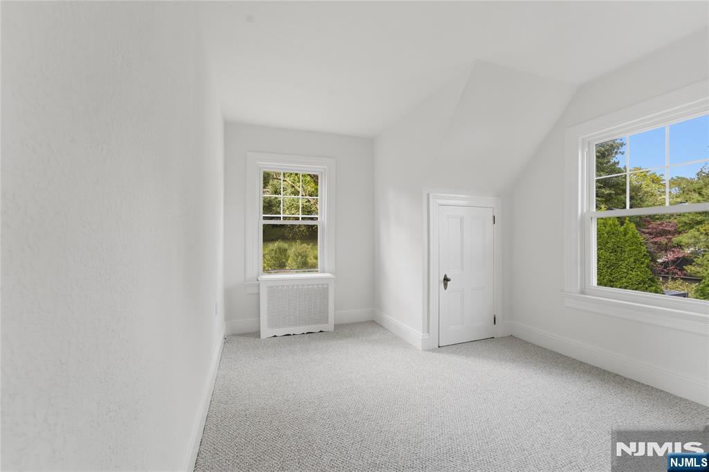 38 Forest Avenue Property Photo 31
