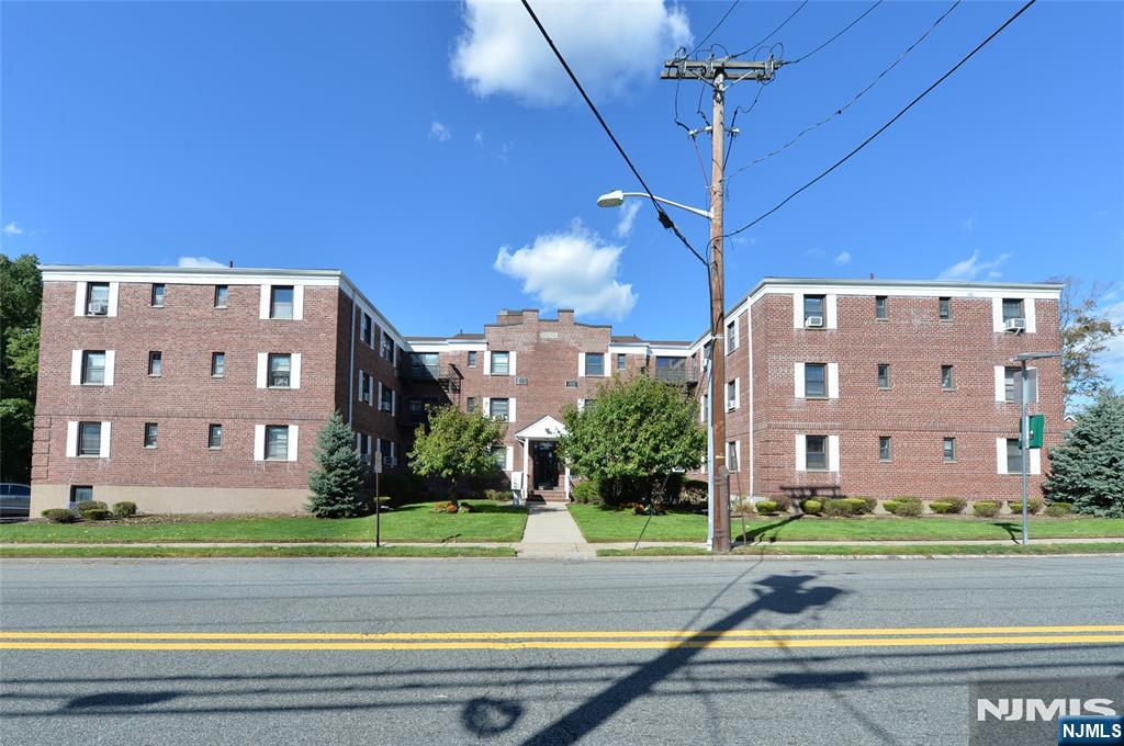 241 Main Street 3h Property Photo 2