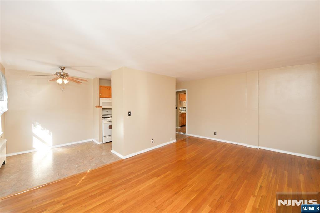241 Main Street 3h Property Photo 4
