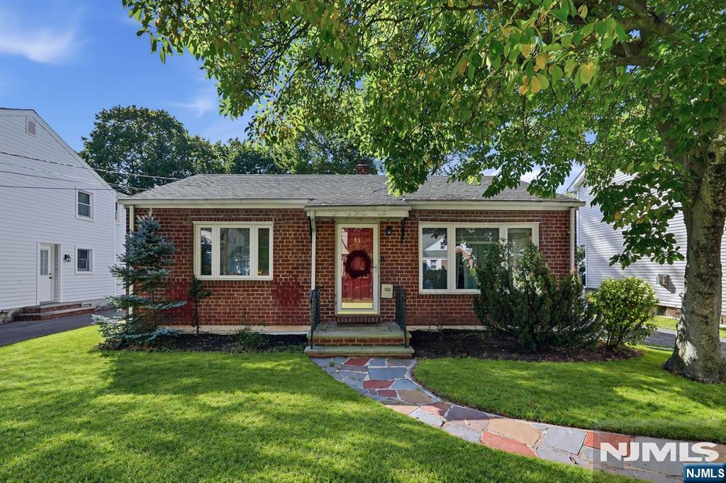 95 Maple Street Property Photo 1