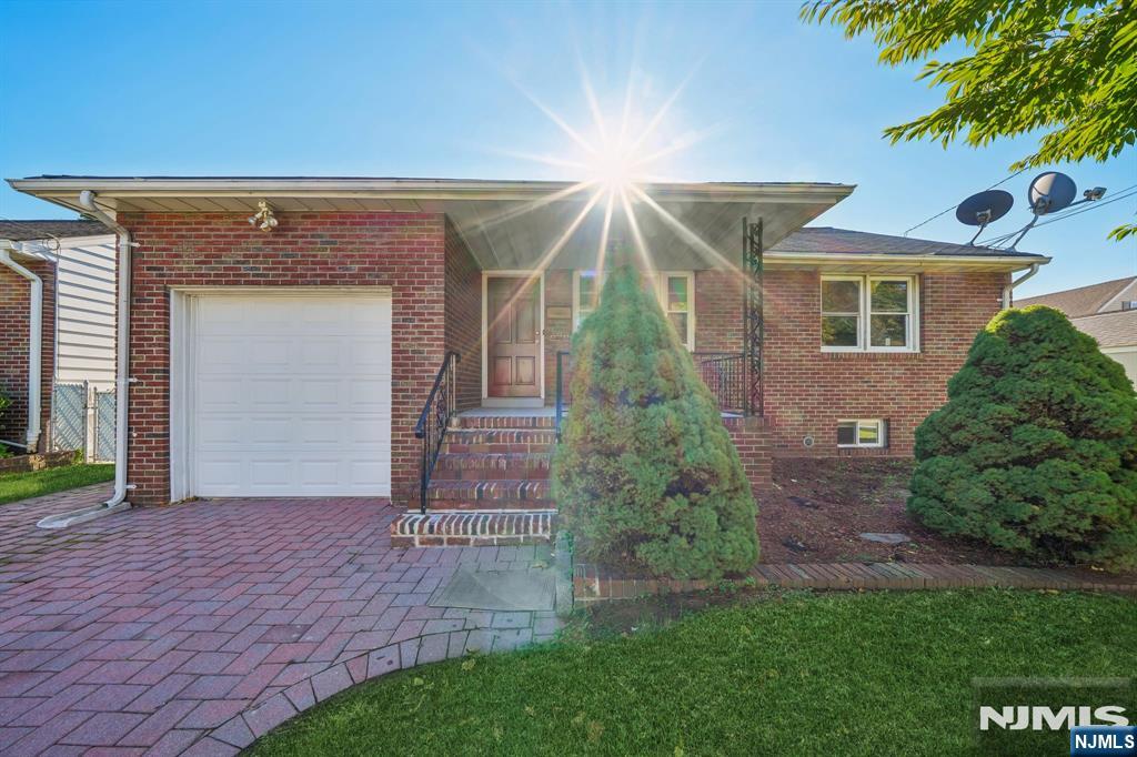 696 1st Street Property Photo 2