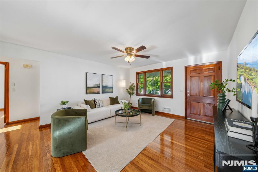 696 1st Street Property Photo 8