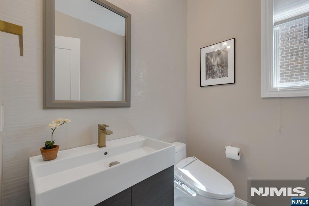 469 9th Street A Property Photo 13