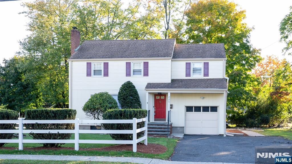 225 Hillside Avenue Property Photo 1