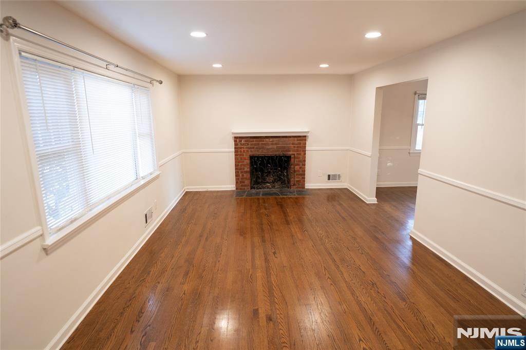 225 Hillside Avenue Property Photo 3