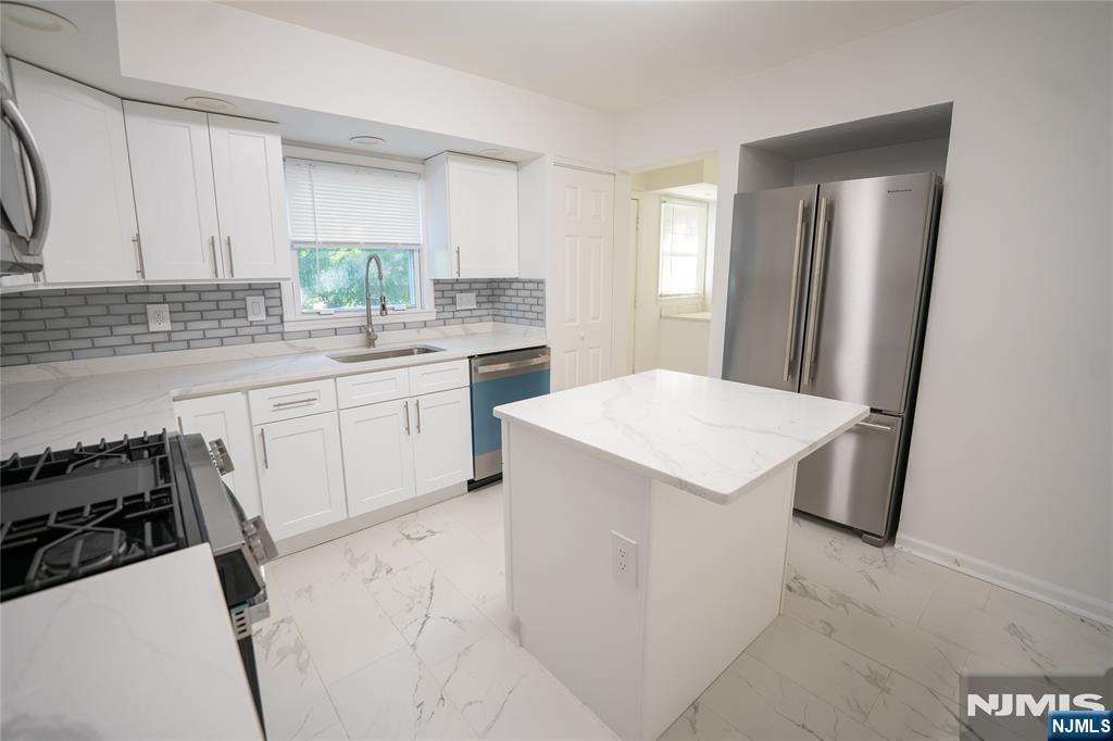 225 Hillside Avenue Property Photo 8