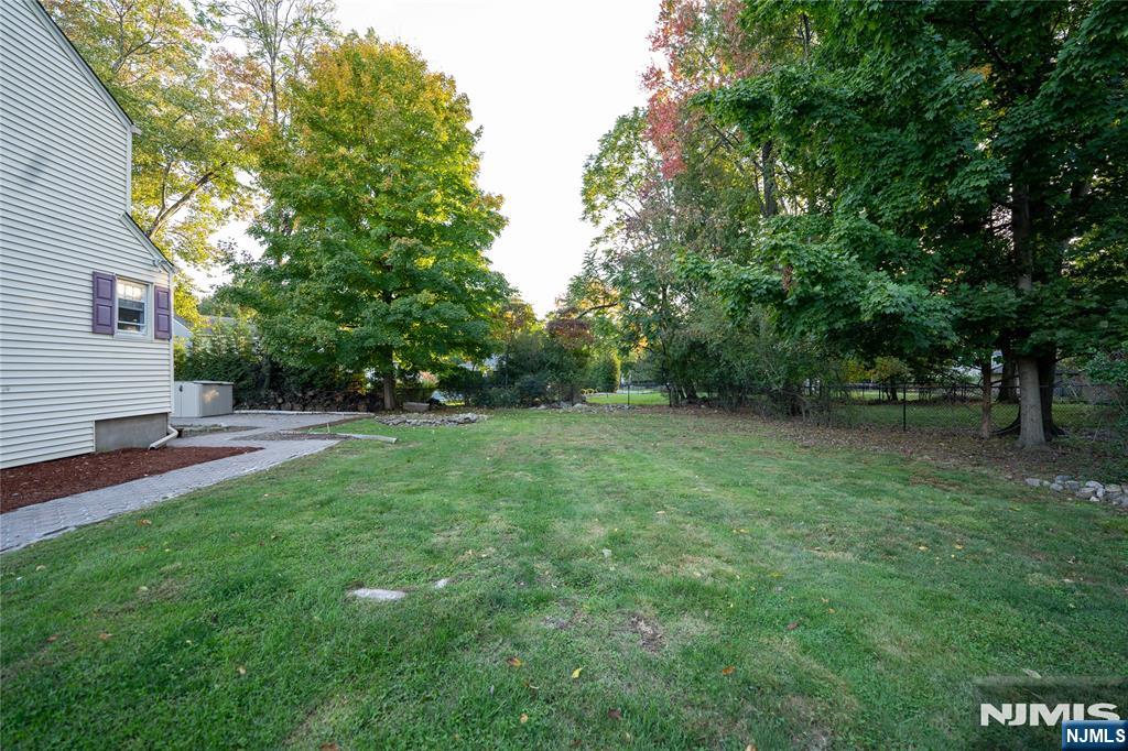 225 Hillside Avenue Property Photo 22